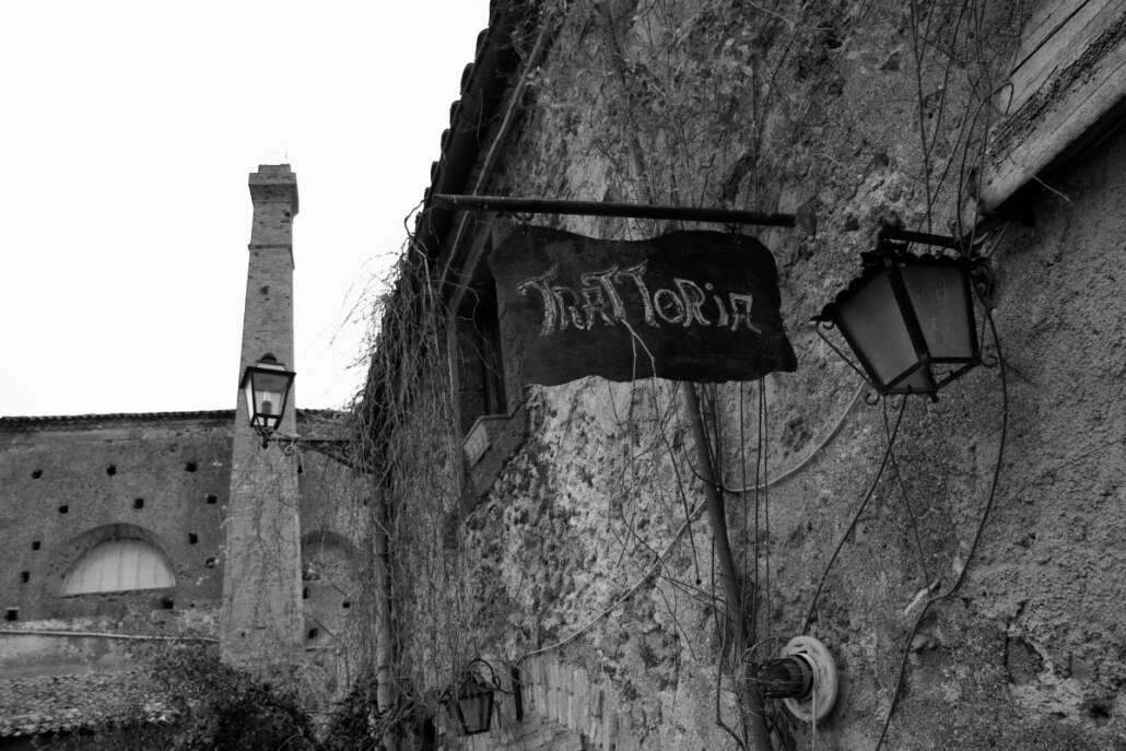 trattoria romana - wine in latium region