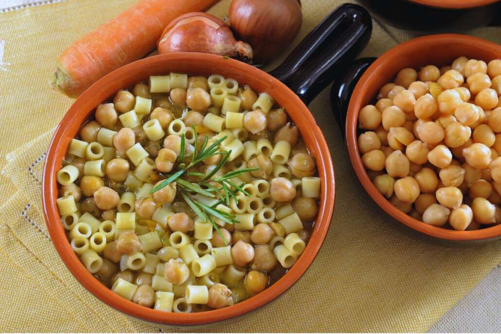 pasta and chickpeas stew