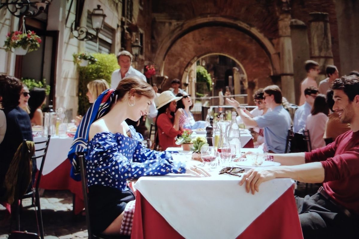 Emily in Rome la nuova stagione sta per arrivare e lei prenderà sicuramente qualche chilo. In arrivo su Netflix il 18 dicembre - emily in paris gourmetaly 7