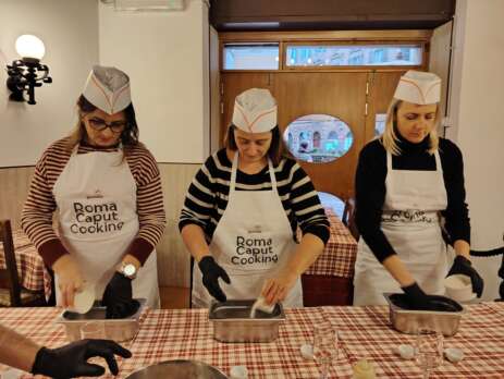 Authentic Roman Pizza Class in Trastevere