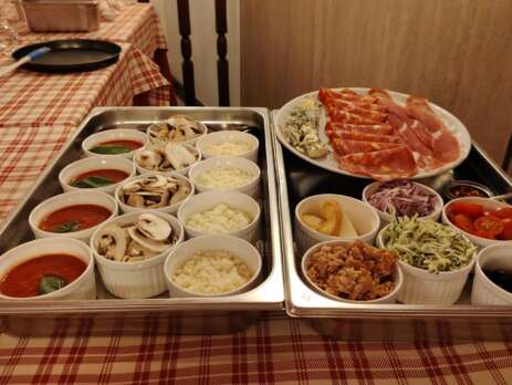 Authentic Roman Pizza Class in Trastevere