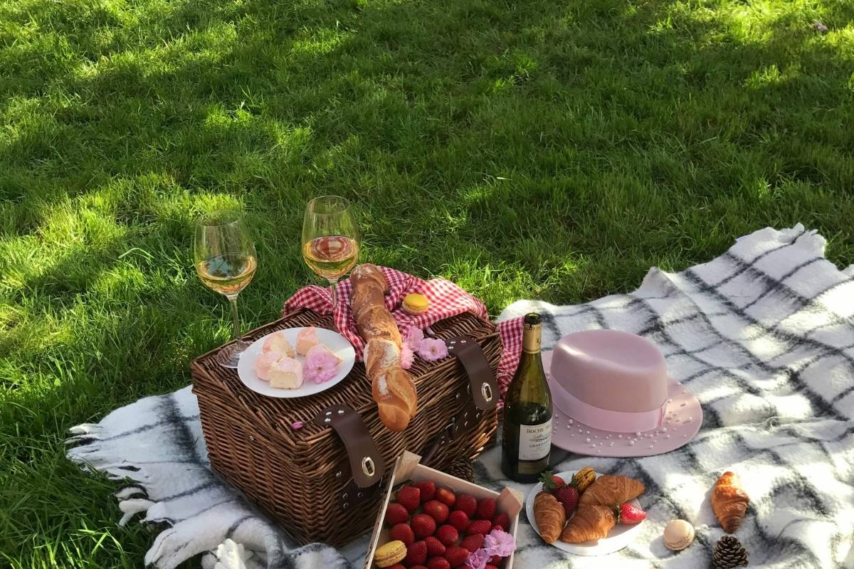 picnic in rome proposal gourmetaly food tours gourmetaly.com picnic proposta matrimonio roma picnic