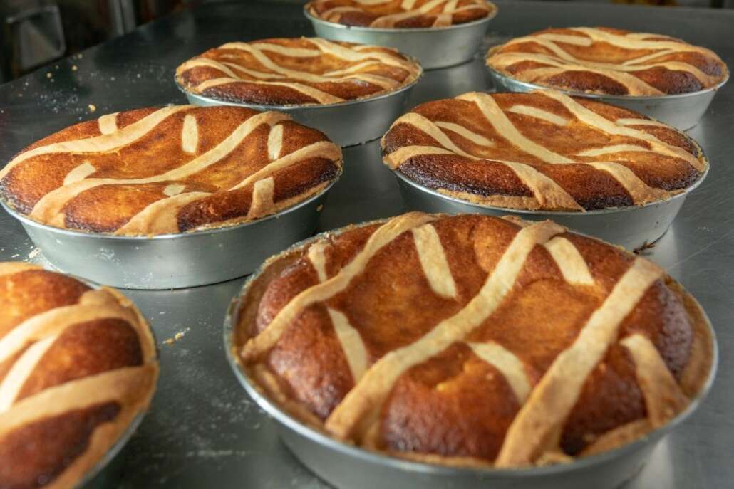 pasqua in italia tradizioni - easter in italy traditions gourmetaly food tours naples pastiera